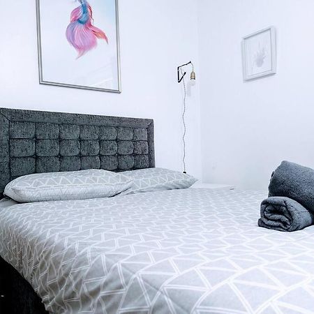 City Centre Comfort Northampton Apartment Bagian luar foto