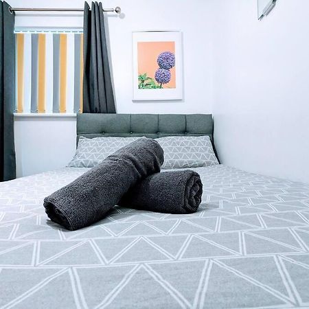 City Centre Comfort Northampton Apartment Bagian luar foto