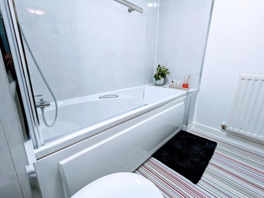 City Centre Comfort Northampton Apartment Bagian luar foto