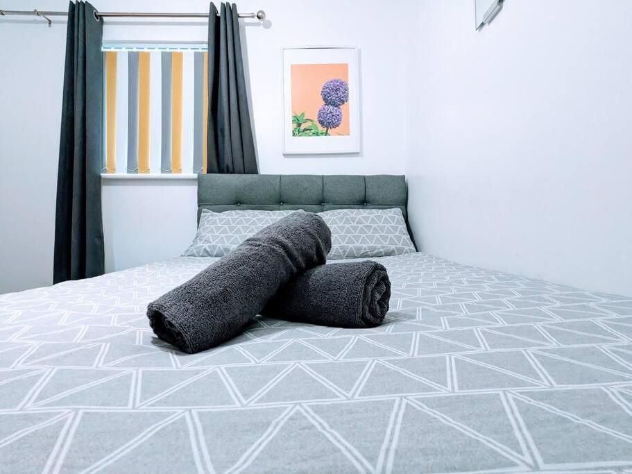 City Centre Comfort Northampton Apartment Bagian luar foto